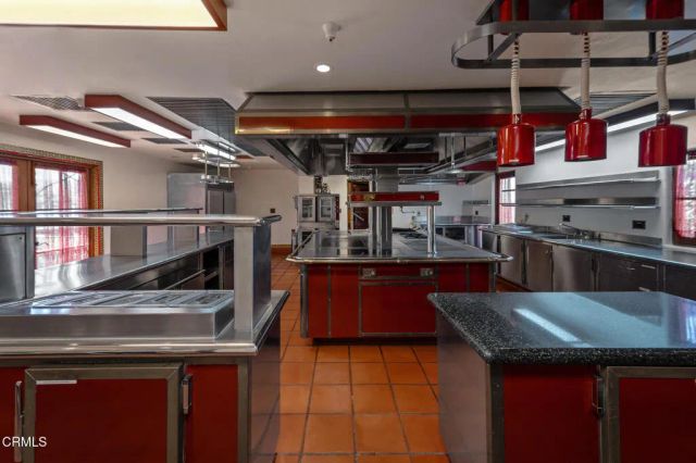 2940 Kuehner Drive, Simi Valley, CA 93063