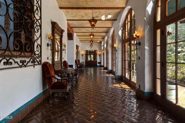 2940 Kuehner Drive, Simi Valley, CA 93063