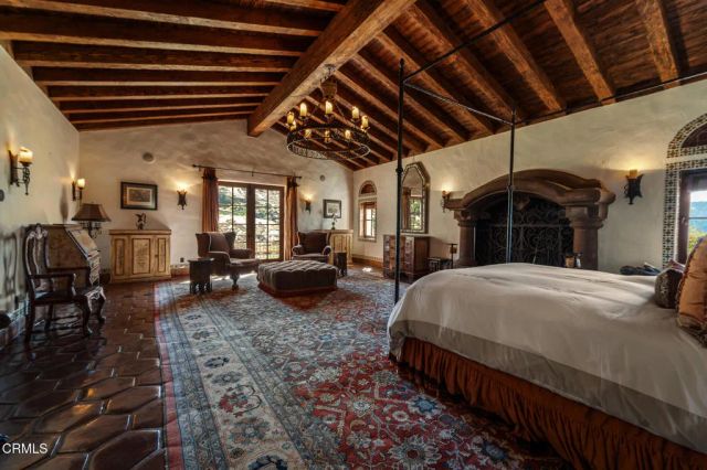 2940 Kuehner Drive, Simi Valley, CA 93063