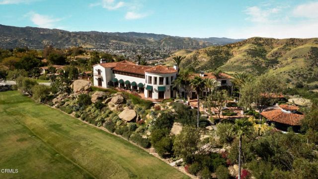 2940 Kuehner Drive, Simi Valley, CA 93063