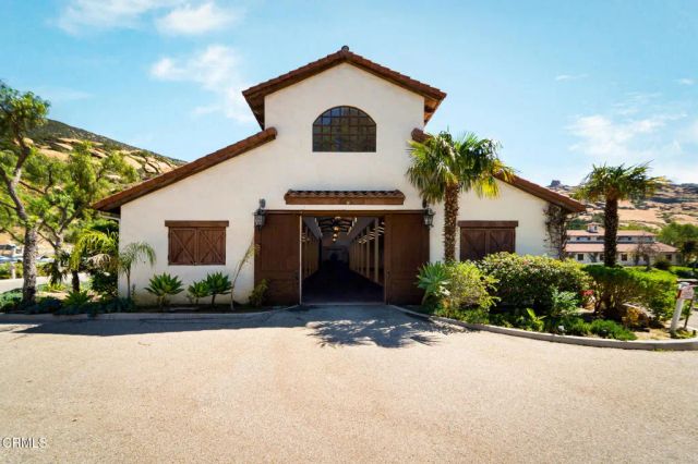 2940 Kuehner Drive, Simi Valley, CA 93063