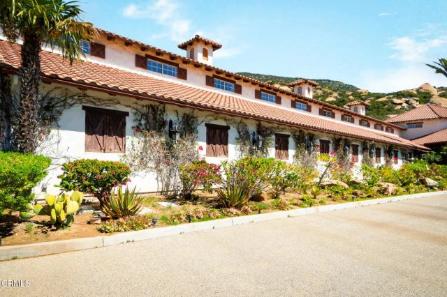 2940 Kuehner Drive, Simi Valley, CA 93063