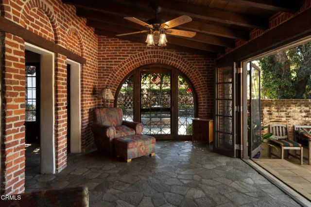 2940 Kuehner Drive, Simi Valley, CA 93063