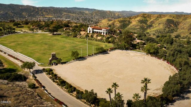 2940 Kuehner Drive, Simi Valley, CA 93063