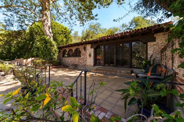 2940 Kuehner Drive, Simi Valley, CA 93063