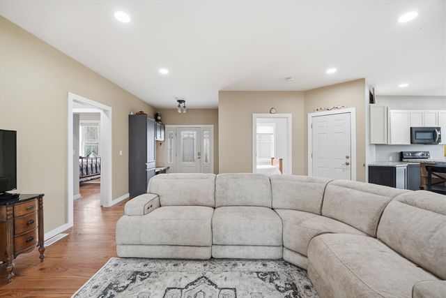 96 Stafford Hollow Rd, Monson, MA 01057