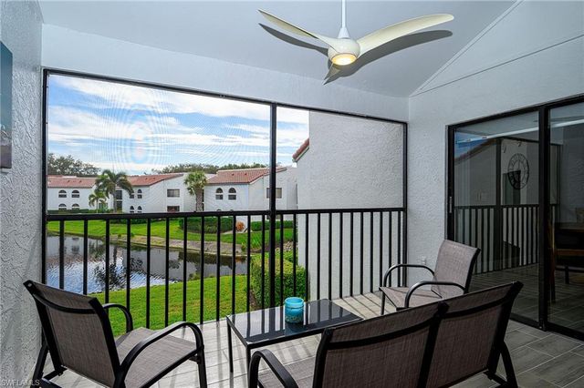 583 Beachwalk CIR Q-202, Naples, FL 34108
