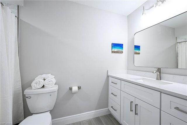 583 Beachwalk CIR Q-202, Naples, FL 34108