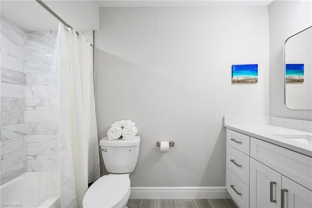 583 Beachwalk CIR Q-202, Naples, FL 34108