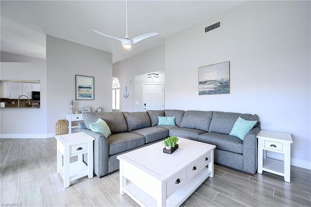 583 Beachwalk CIR Q-202, Naples, FL 34108
