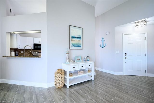 583 Beachwalk CIR Q-202, Naples, FL 34108