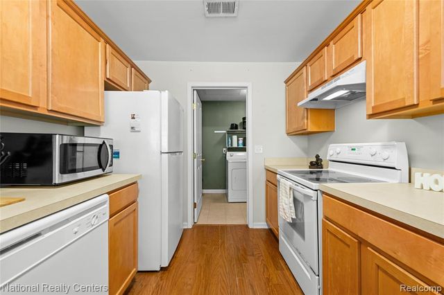 4048 Berkeley Avenue, Canton, MI 48188