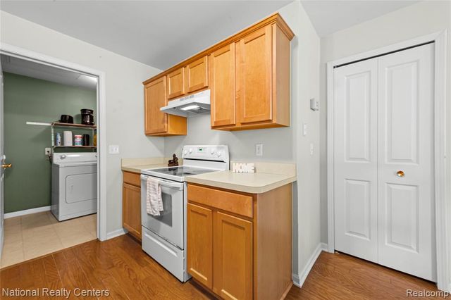 4048 Berkeley Avenue, Canton, MI 48188
