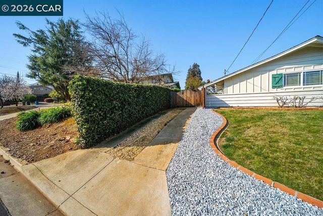 5895 Herriman Dr, Clayton, CA 94517