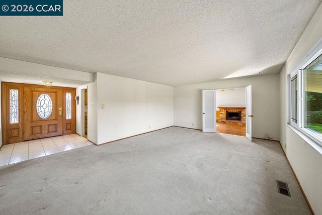 5895 Herriman Dr, Clayton, CA 94517