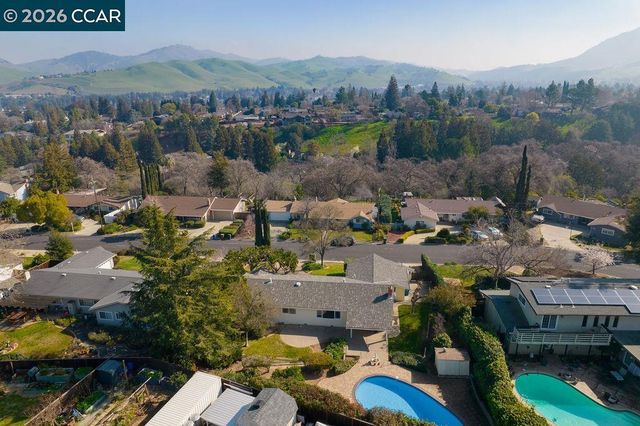 5895 Herriman Dr, Clayton, CA 94517