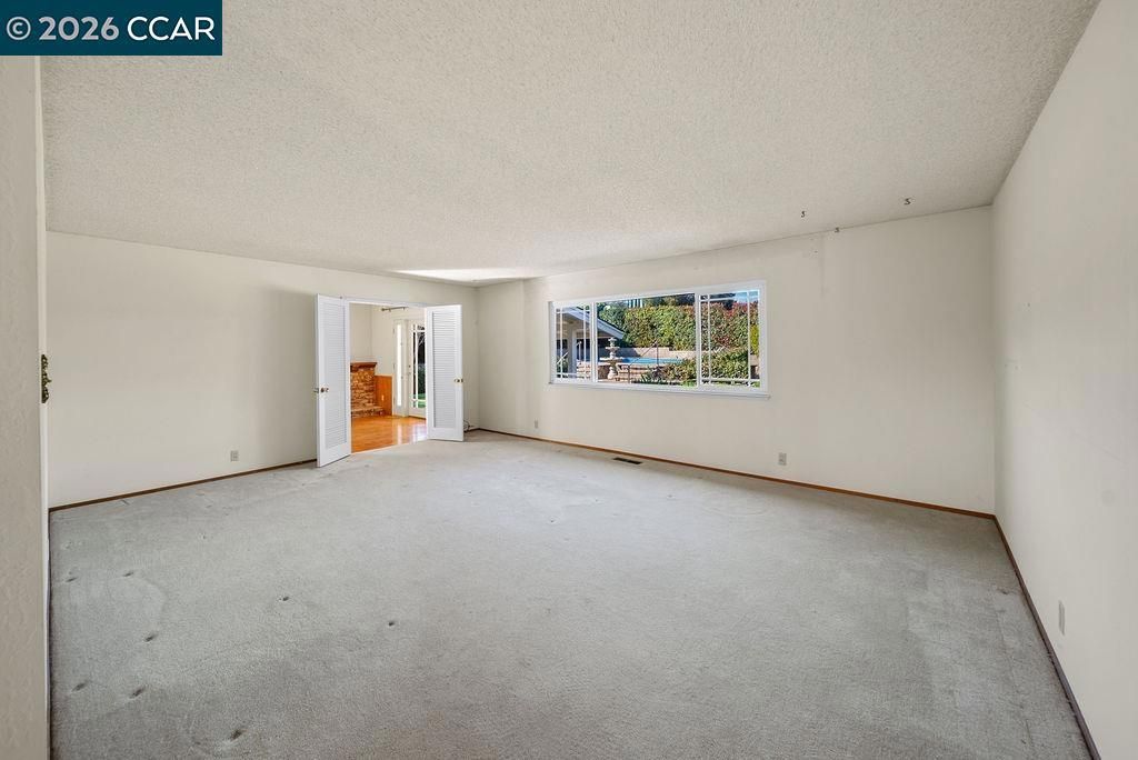 Image 15 of property listing at 5895 Herriman Dr, Clayton, CA 94517