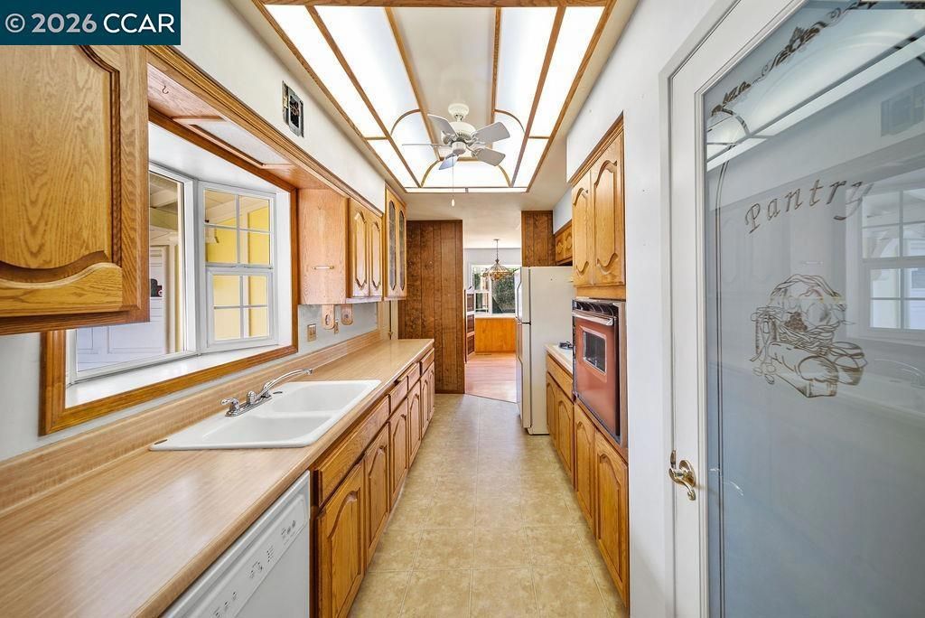 Image 20 of property listing at 5895 Herriman Dr, Clayton, CA 94517