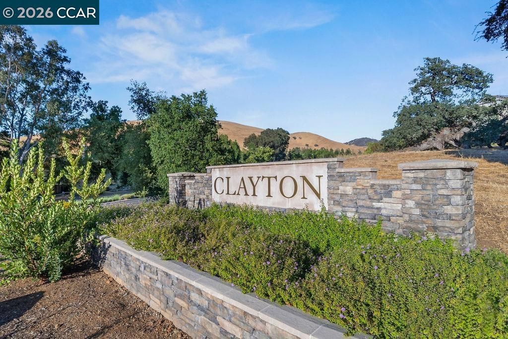 Image 40 of property listing at 5895 Herriman Dr, Clayton, CA 94517