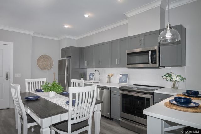 1008 E Hoffman Avenue 1008, Lindenhurst, NY 11757
