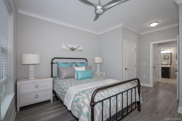 1008 E Hoffman Avenue 1008, Lindenhurst, NY 11757