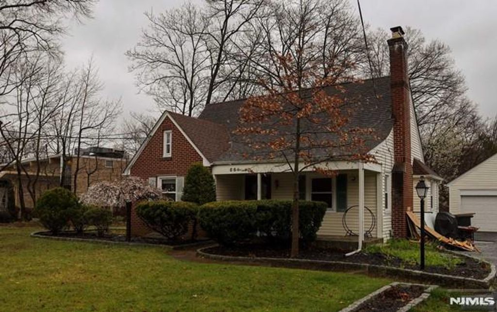 664 Harristown Road, Glen Rock, NJ 07452