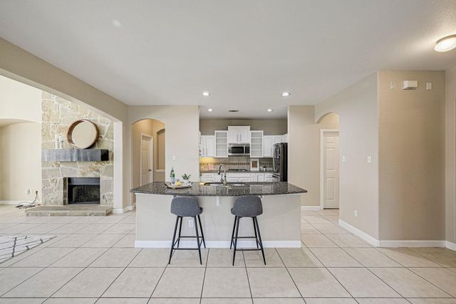 2937 Castellan LN, Round Rock, TX 78665