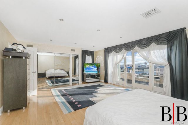 215 Arkansas Drive, Brooklyn, NY 11234