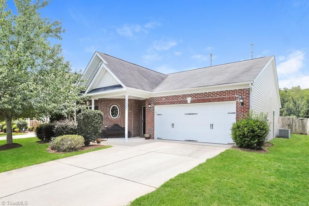 5905 Laurel Creek Court, Greensboro, NC 27405