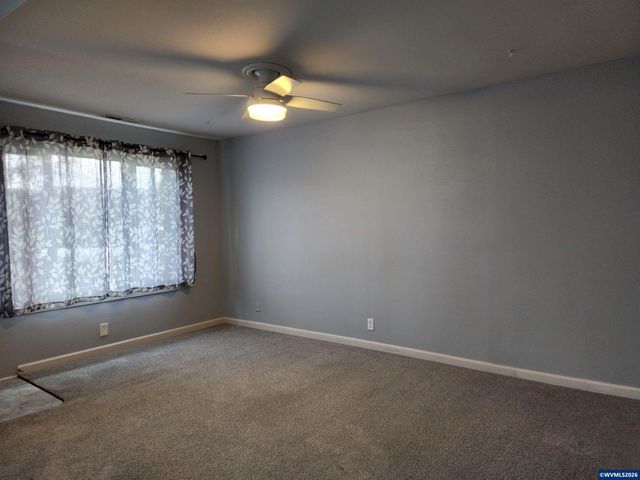 208 S Swiegle Av, Molalla, OR 97038
