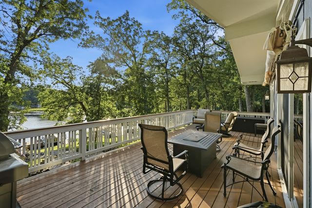 2080 Hidden Valley Drive, Crown Point, IN 46307