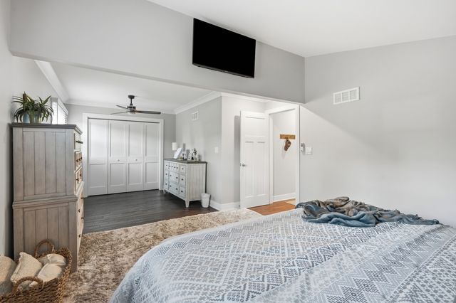 2080 Hidden Valley Drive, Crown Point, IN 46307