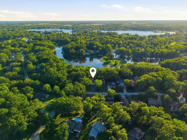 2080 Hidden Valley Drive, Crown Point, IN 46307