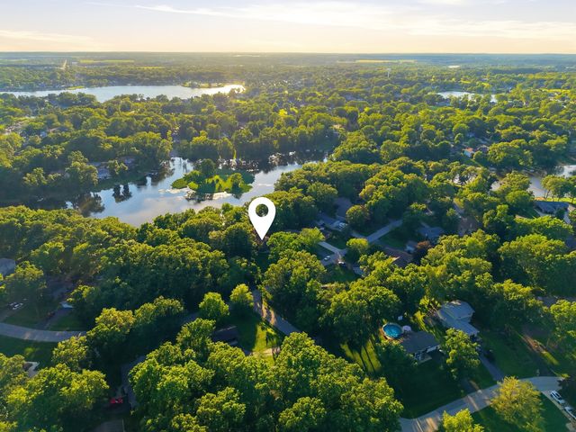 2080 Hidden Valley Drive, Crown Point, IN 46307