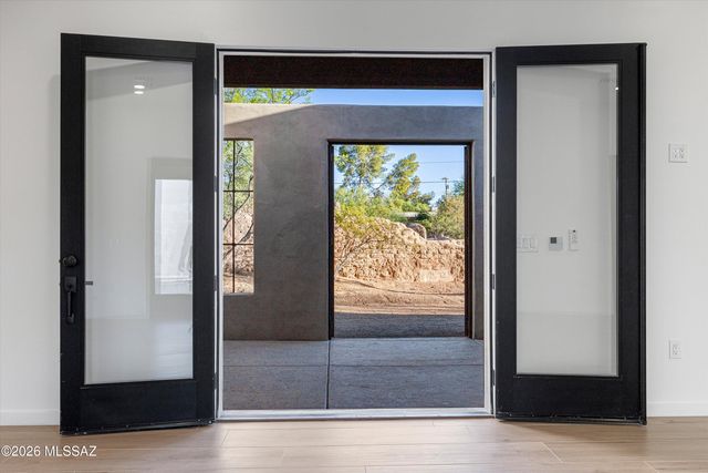 5259 E Fort Lowell Road, Tucson, AZ 85712