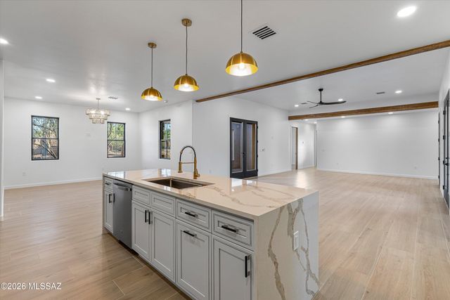 5259 E Fort Lowell Road, Tucson, AZ 85712