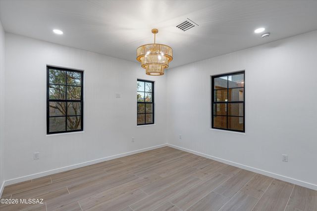 5259 E Fort Lowell Road, Tucson, AZ 85712