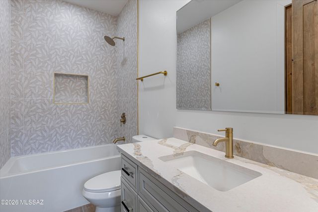 5259 E Fort Lowell Road, Tucson, AZ 85712