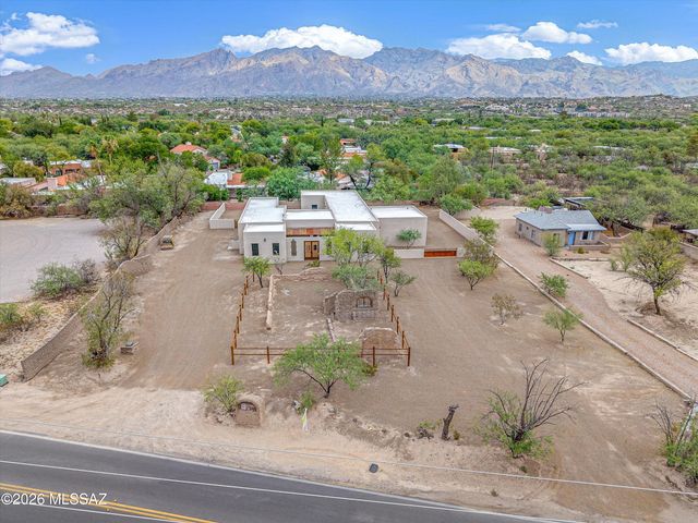 5259 E Fort Lowell Road, Tucson, AZ 85712
