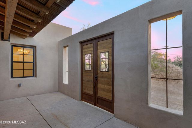 5259 E Fort Lowell Road, Tucson, AZ 85712