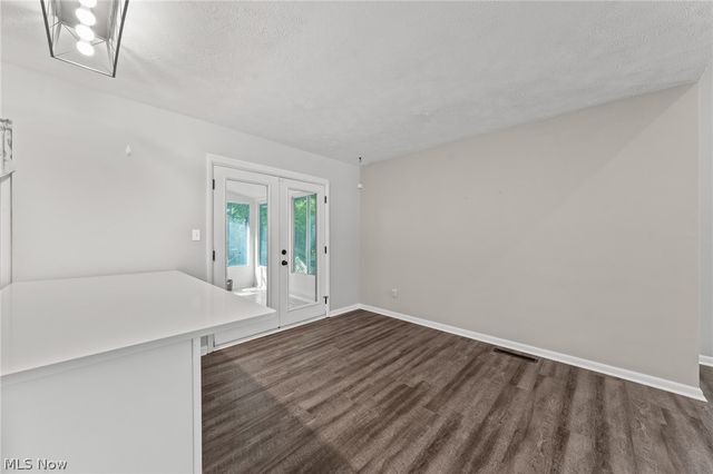 3820 Meadowbrook Boulevard, University Heights, OH 44118