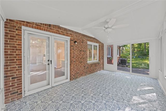 3820 Meadowbrook Boulevard, University Heights, OH 44118