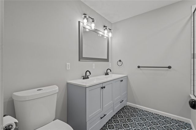 3820 Meadowbrook Boulevard, University Heights, OH 44118