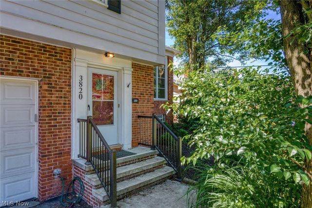 3820 Meadowbrook Boulevard, University Heights, OH 44118