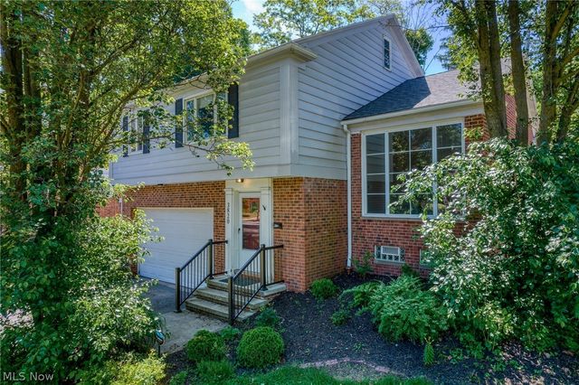 3820 Meadowbrook Boulevard, University Heights, OH 44118