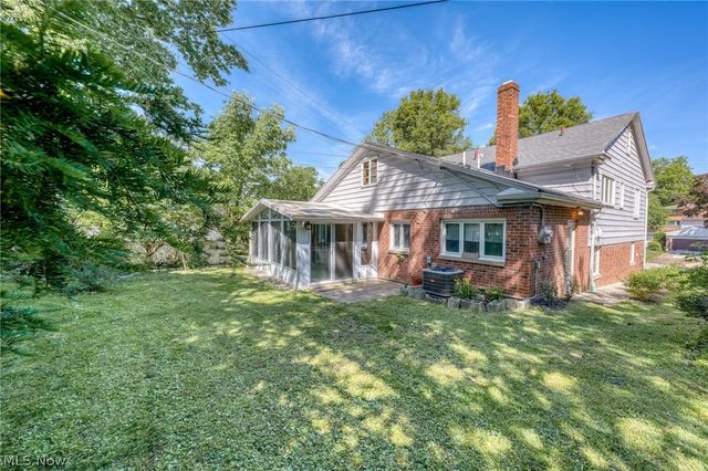 3820 Meadowbrook Boulevard, University Heights, OH 44118