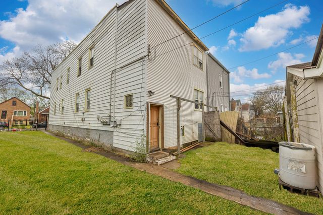 8610 S Burnham Avenue, Chicago, IL 60617