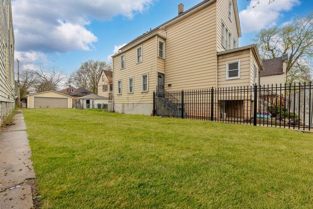 8610 S Burnham Avenue, Chicago, IL 60617