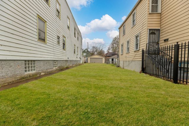 8610 S Burnham Avenue, Chicago, IL 60617