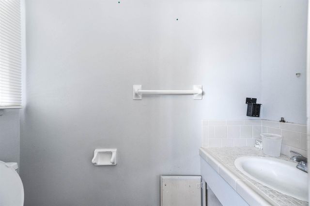 1801 N 7th Street, Baytown, TX 77520